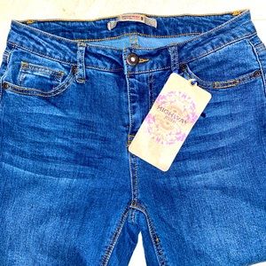Brand New Skinny jeans - Size 9
